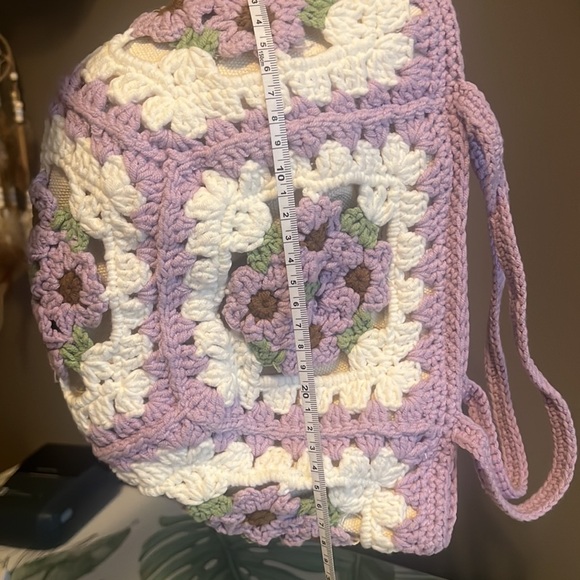 Handmade Woven Camellia Flower Yarn Crochet Shoulder Bag - Picture 6 of 9